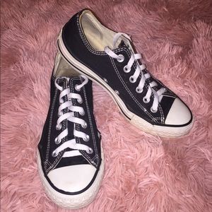 Low Top Black Converse